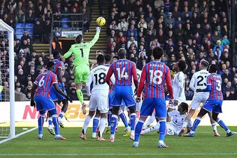 دقيقة بدقيقة.. كريستال بالاس 0-0 مانشستر يونايتد.. هدف ضائع